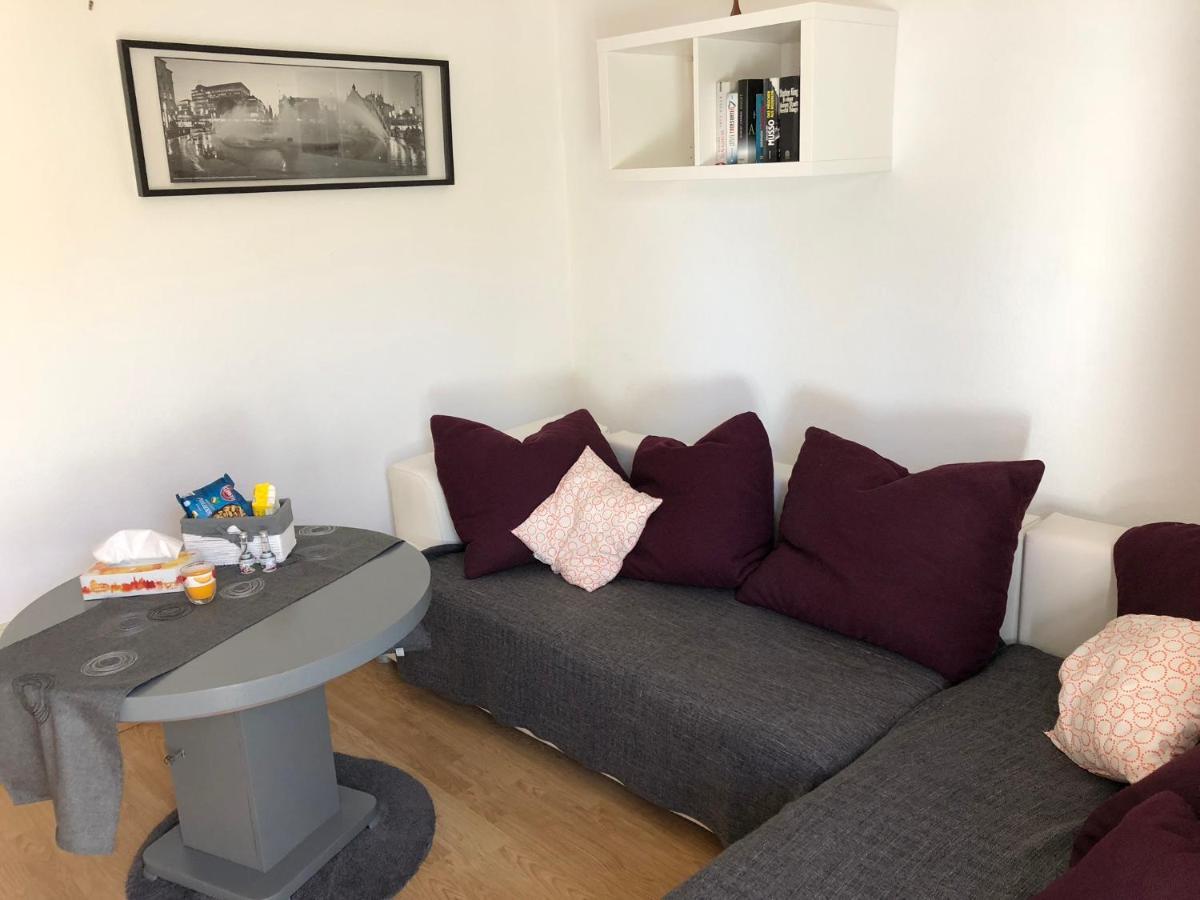 2 Mit Balkon - Naehe Messe *