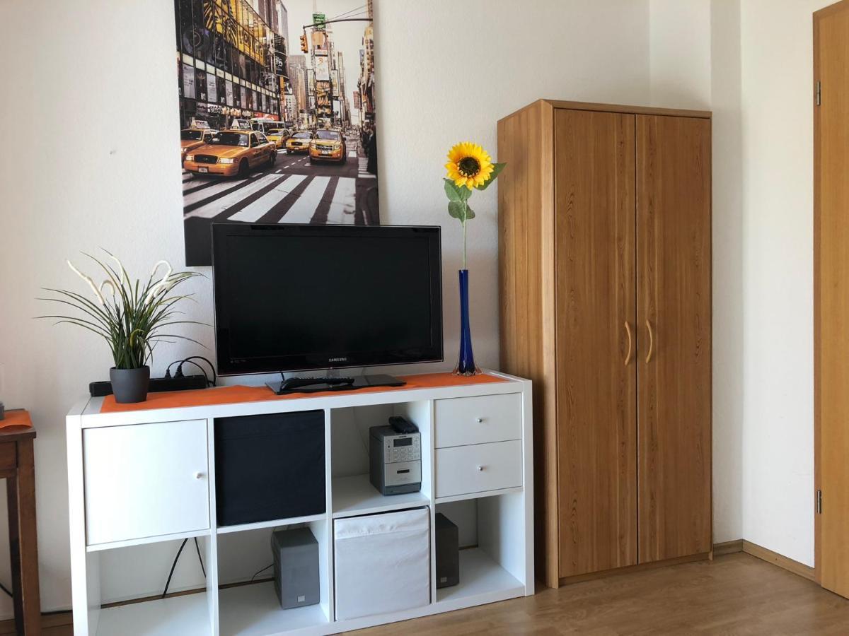 2 Mit Balkon - Naehe Messe *